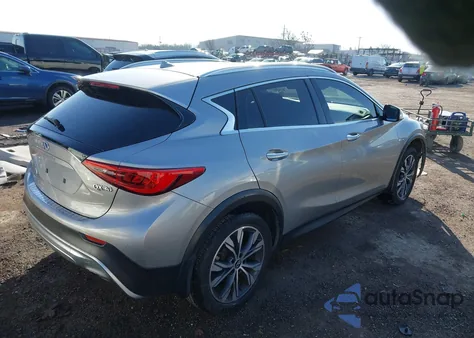 2017 Infiniti Qx30 Premium z USA, uszkodzony, nr VIN SJKCH5CRXHA035080